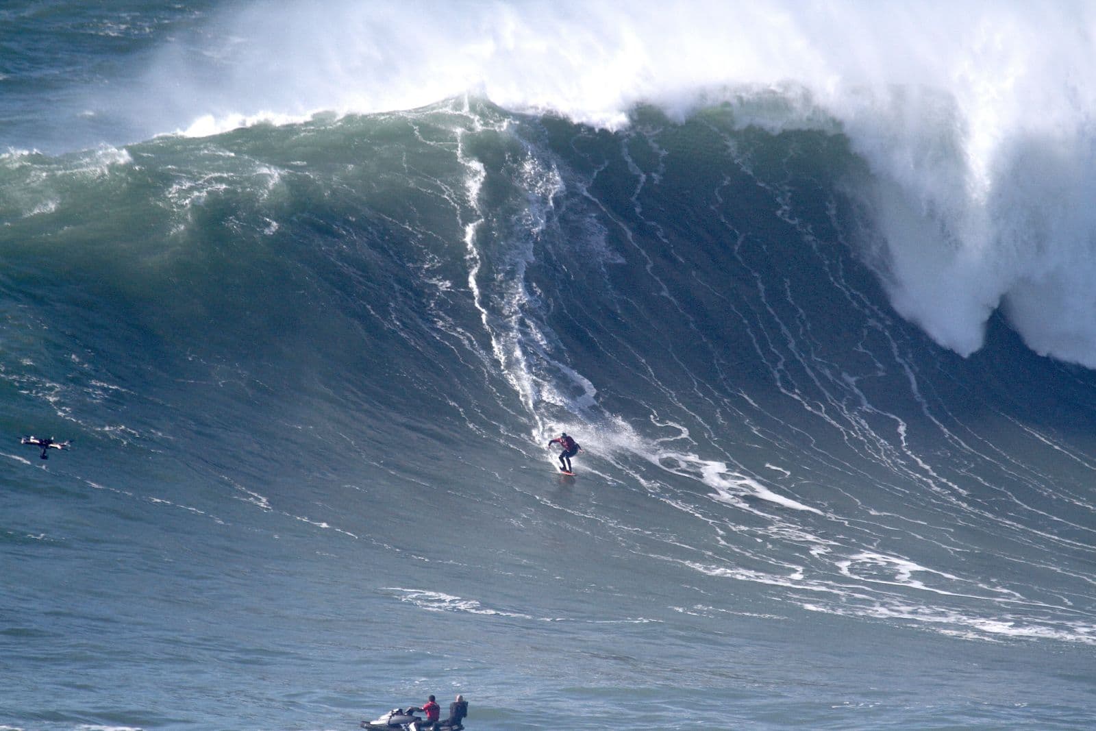 marciano towing into giant nazare wave